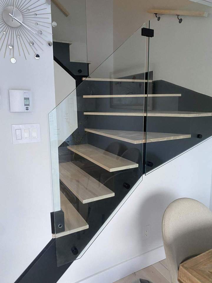 Création escalier rampe de verre Montréal